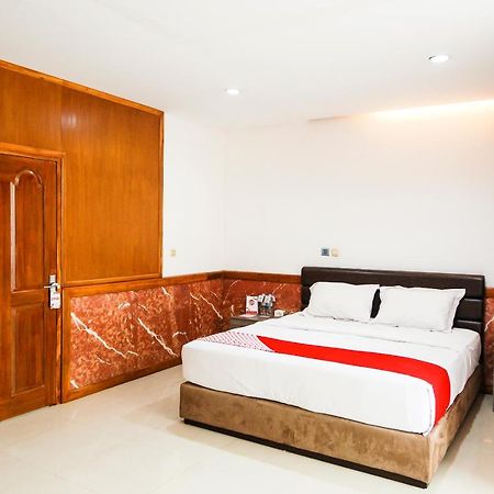 Oyo 229 Hi Quality Hotel Bandung Exterior foto