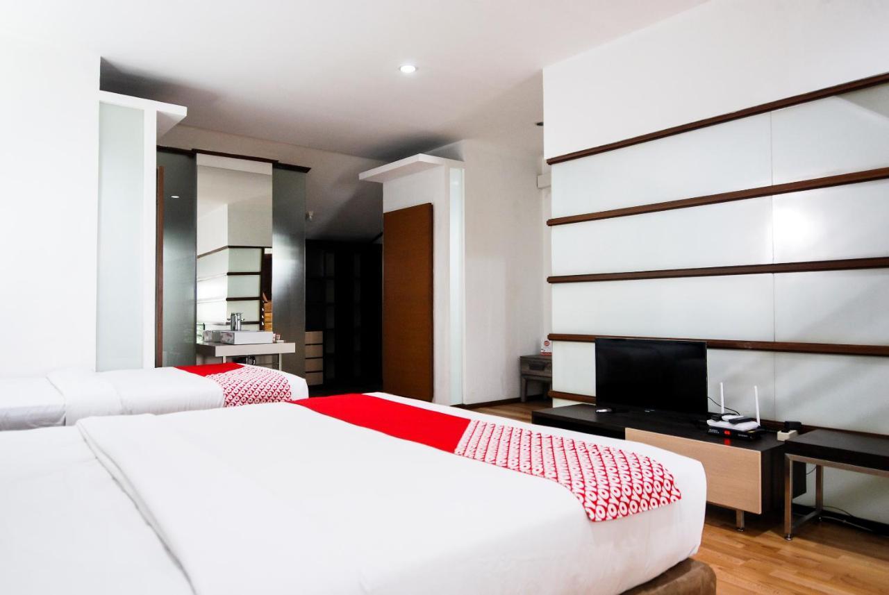Oyo 229 Hi Quality Hotel Bandung Exterior foto