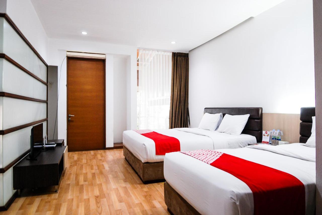 Oyo 229 Hi Quality Hotel Bandung Exterior foto