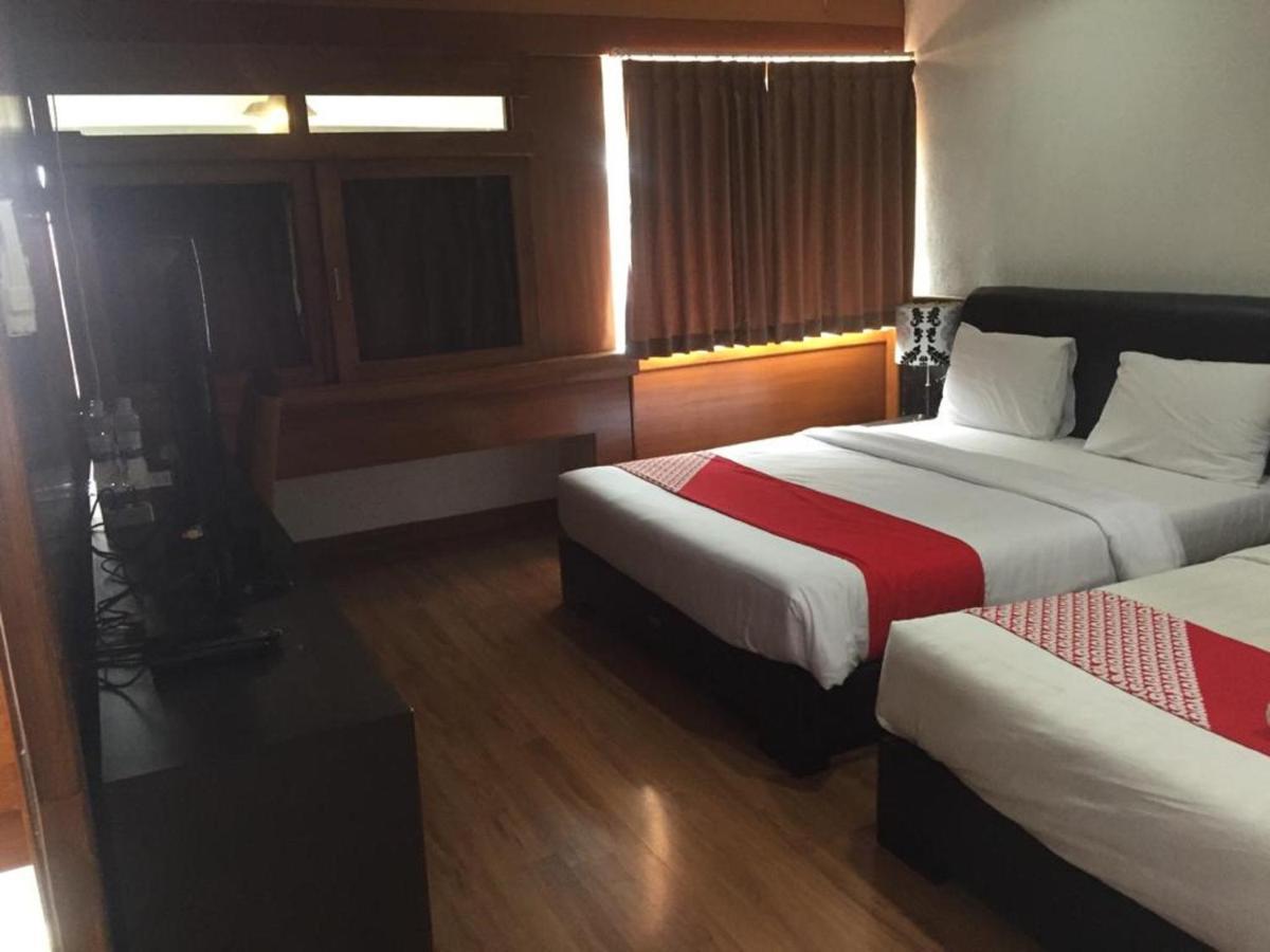 Oyo 229 Hi Quality Hotel Bandung Exterior foto