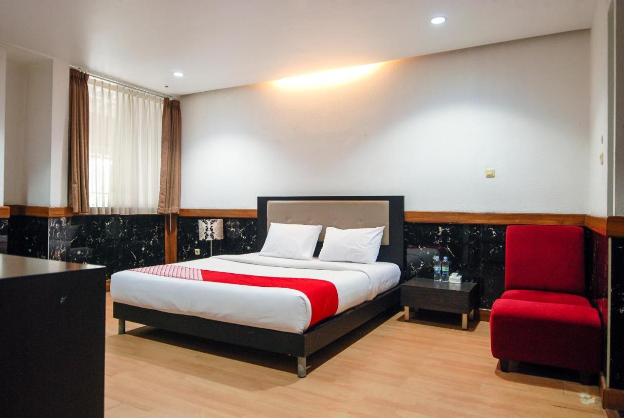 Oyo 229 Hi Quality Hotel Bandung Exterior foto