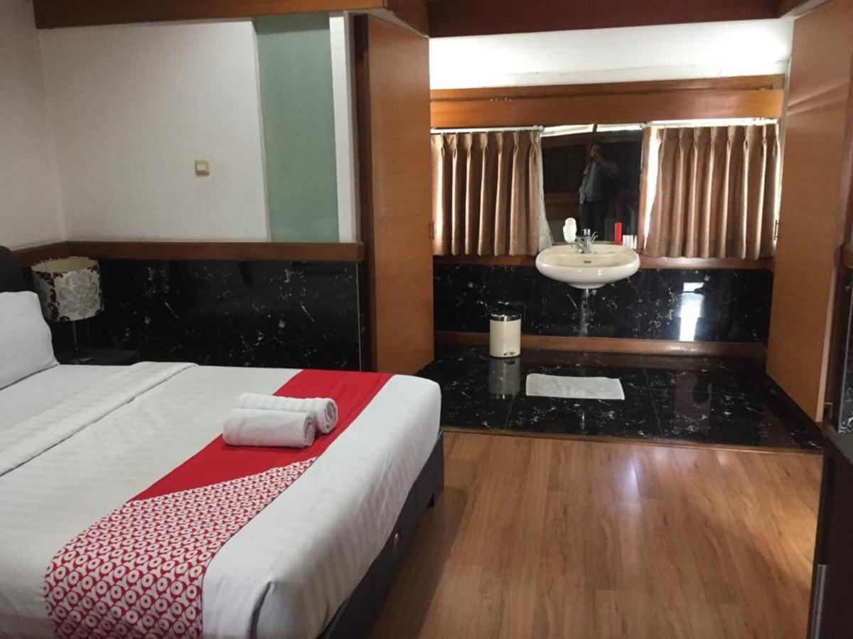 Oyo 229 Hi Quality Hotel Bandung Exterior foto