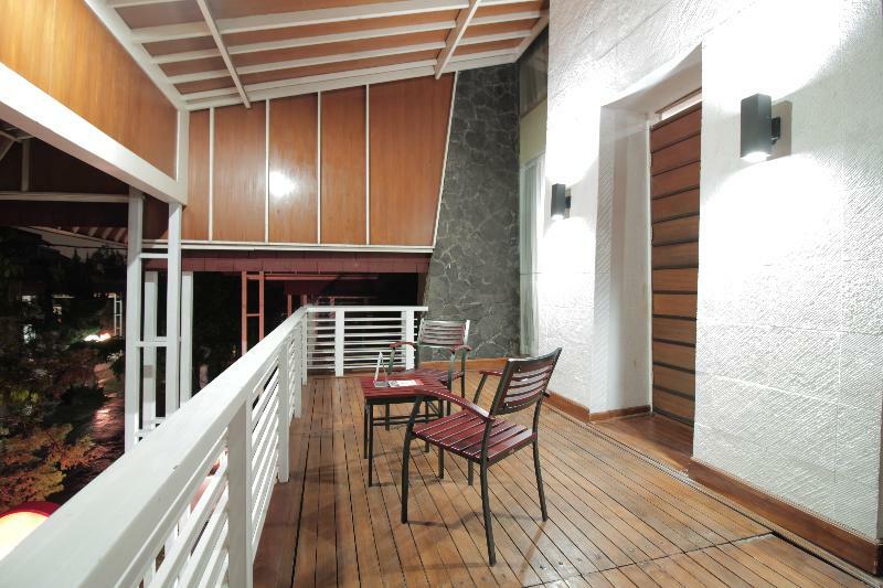 Oyo 229 Hi Quality Hotel Bandung Exterior foto