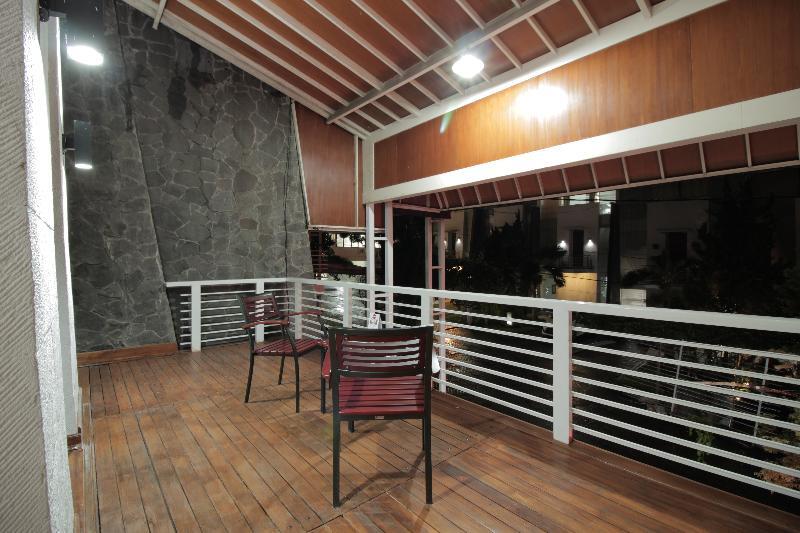 Oyo 229 Hi Quality Hotel Bandung Exterior foto